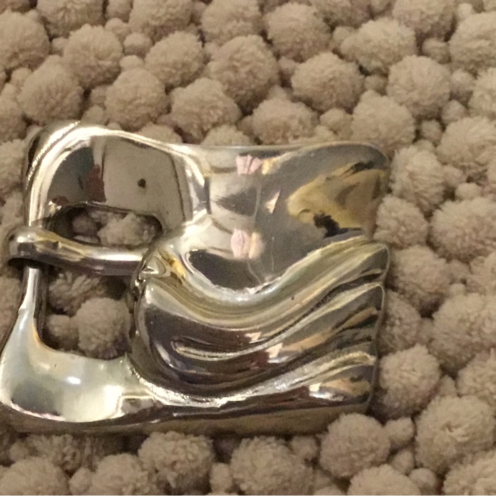 Ilana Goor silvertone belt buckle